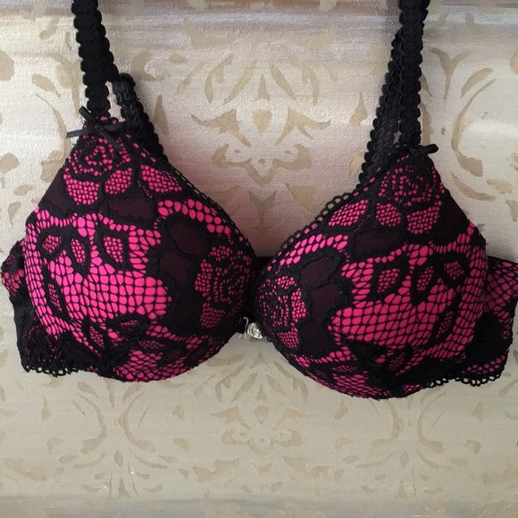 NWOT La Vie en Rose Bras